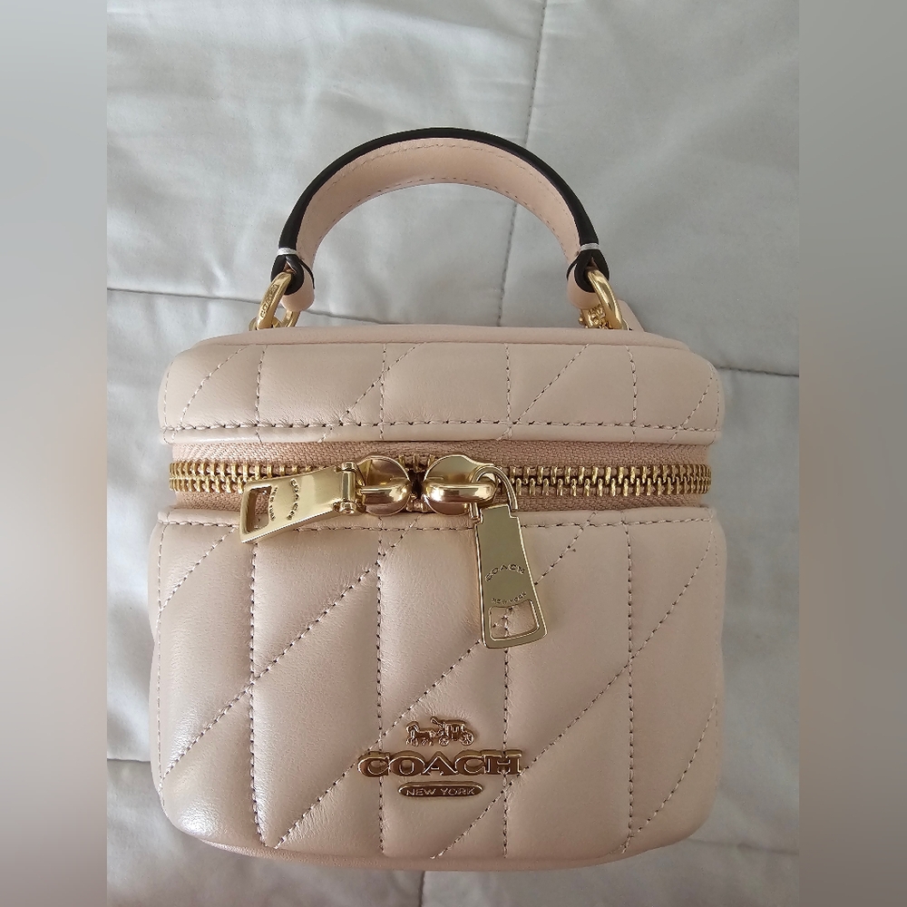 Ava Crossbody Bag With Quilting
